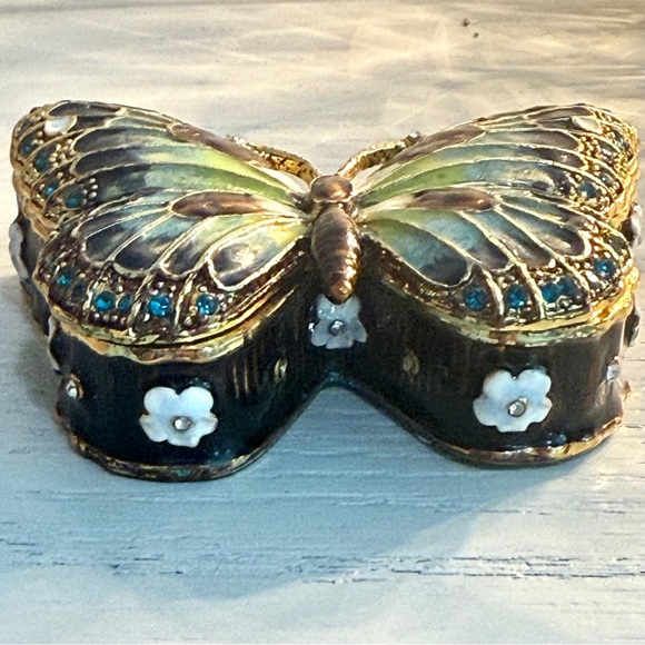 Colorful Butterfly jewelry box with stones Brand New - Picture 6 of 11